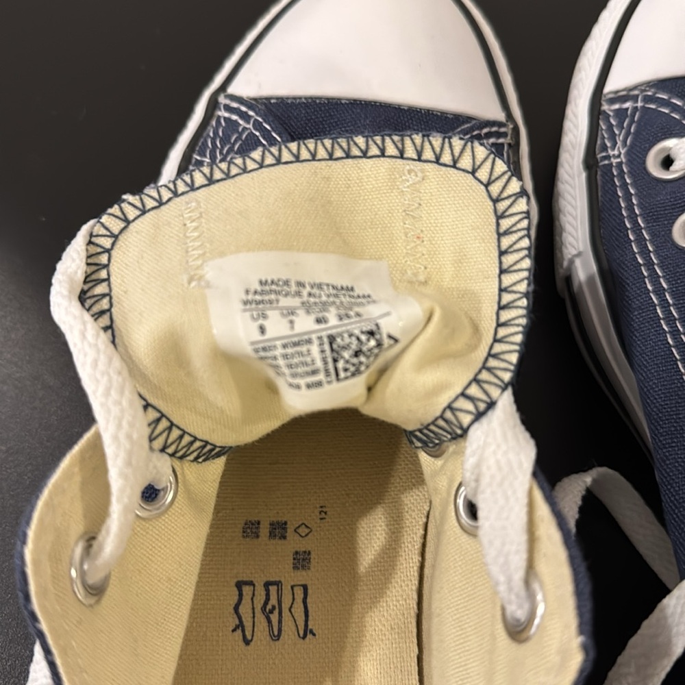 Converse - Picture 6 of 7